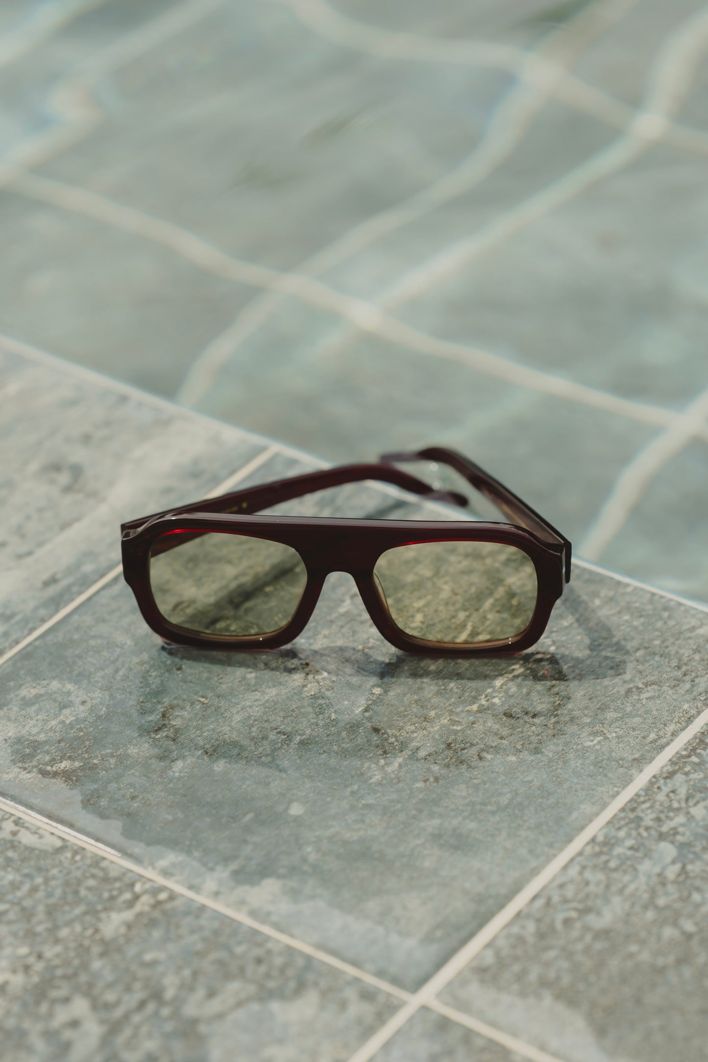 AKIRA RED SUNGLASSES Flor Amazona Colombia