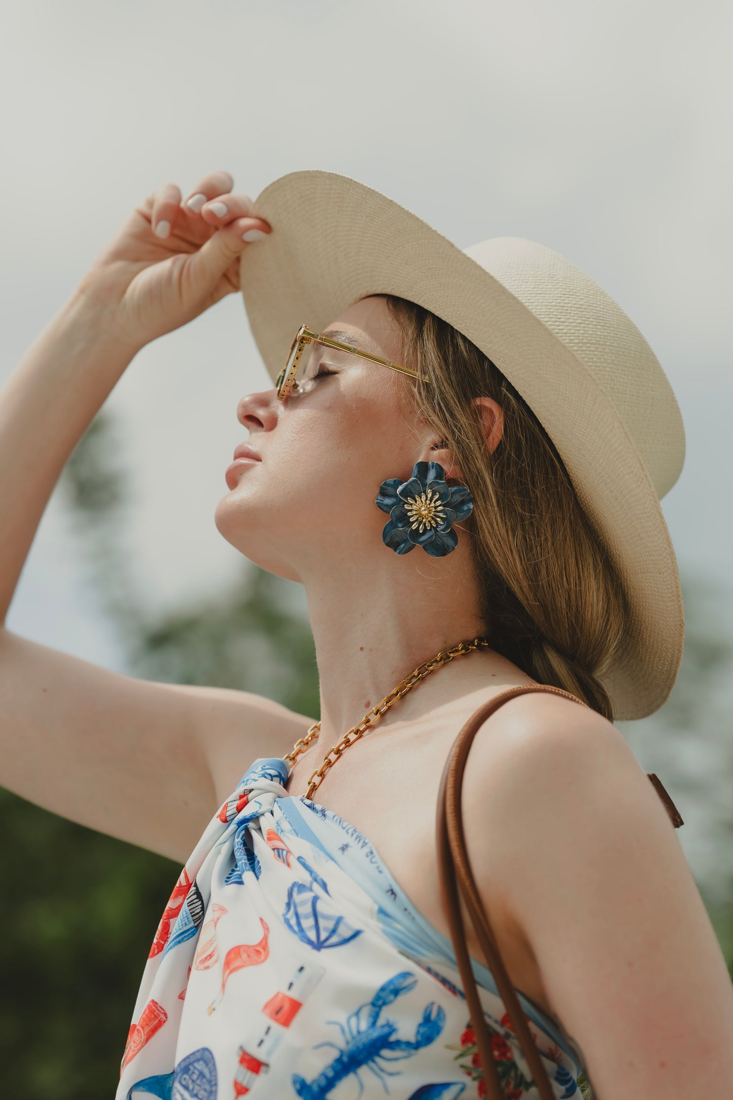 NAVY CATLEYA EARRINGS Flor Amazona Colombia