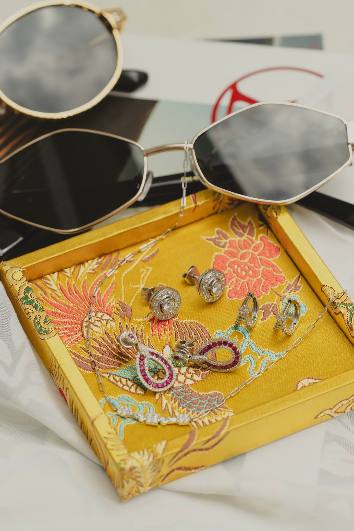 ARETES MAXI HALO DIAMANTES Flor Amazona Colombia