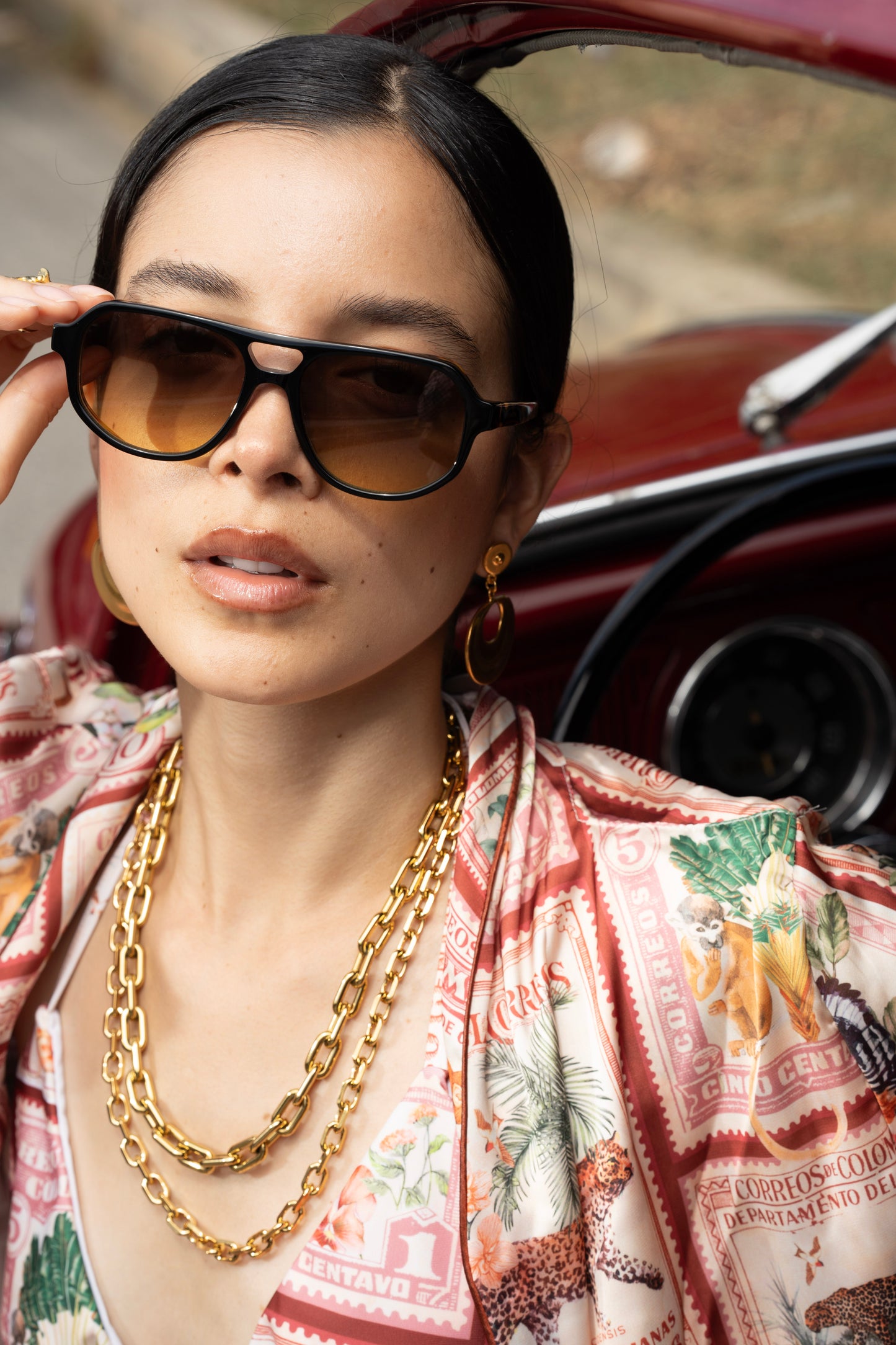 AKIRA BLACK SUNGLASSES Flor Amazona Colombia