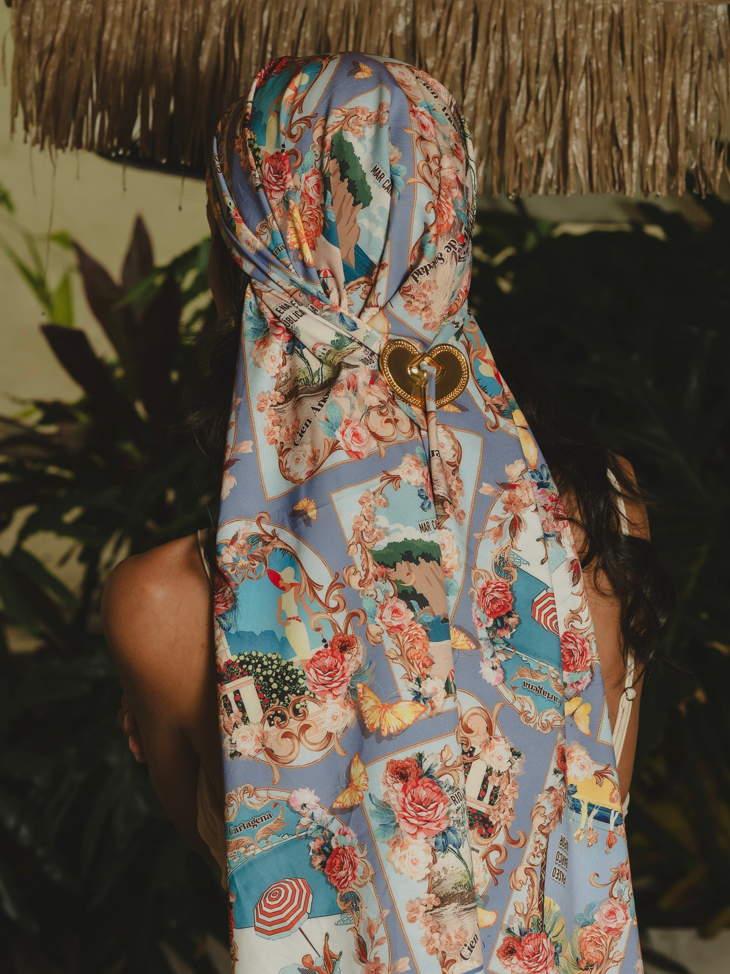 HERALDICA BEIGE BEACH WRAP Flor Amazona Colombia