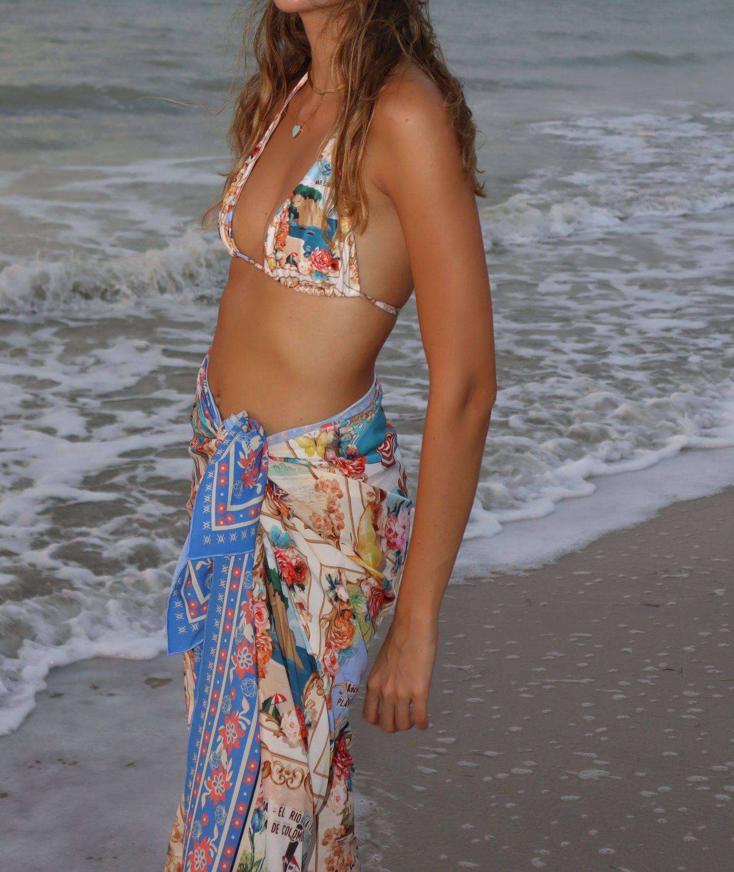 HERALDICA BLUE BEACH WRAP Flor Amazona Colombia