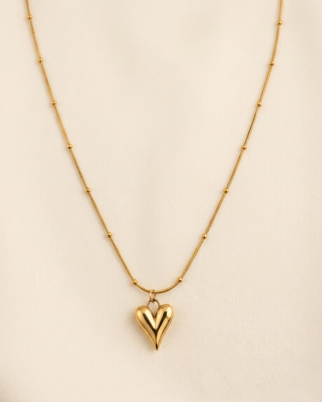 GILDED HEART NECKLACE Flor Amazona Colombia