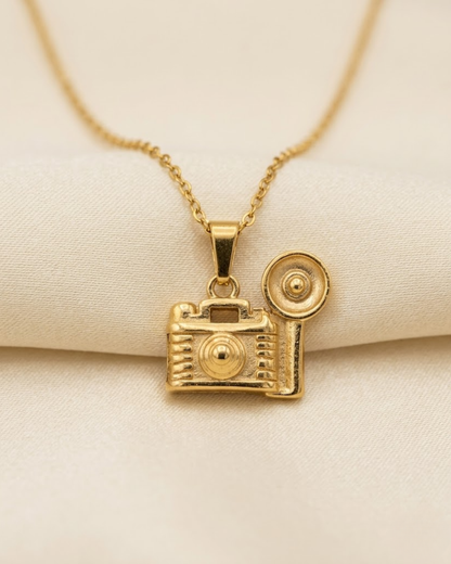 MAGIC CAM NECKLACE Flor Amazona Colombia