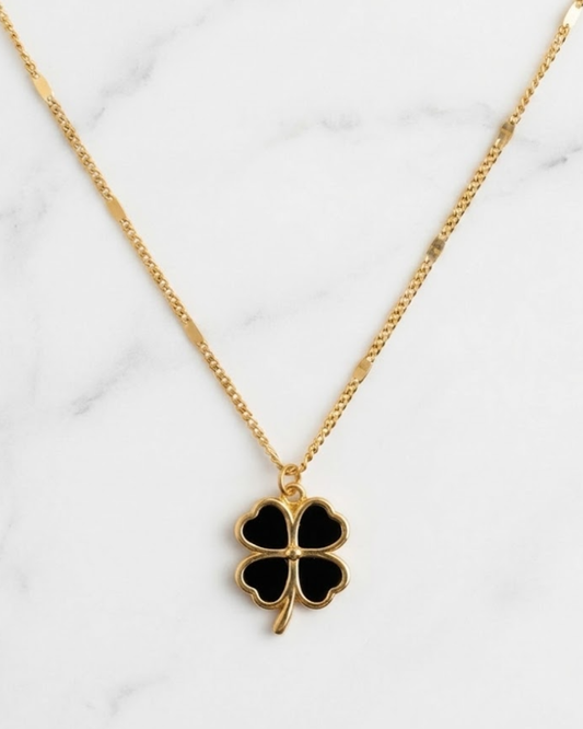CLOVER BLACK NECKLACE Flor Amazona Colombia