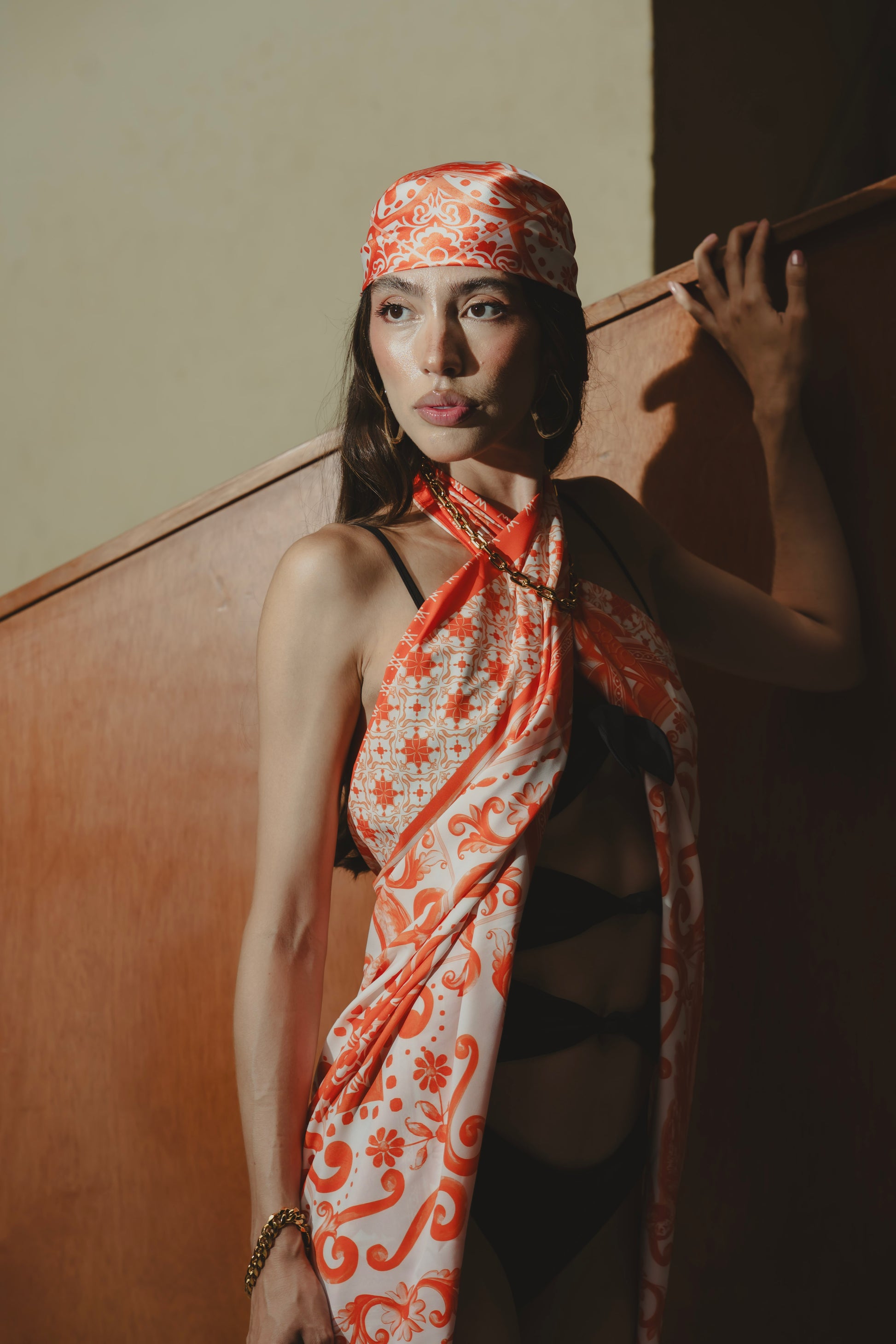 AZULEJOS NARANJA SCARF Flor Amazona Colombia