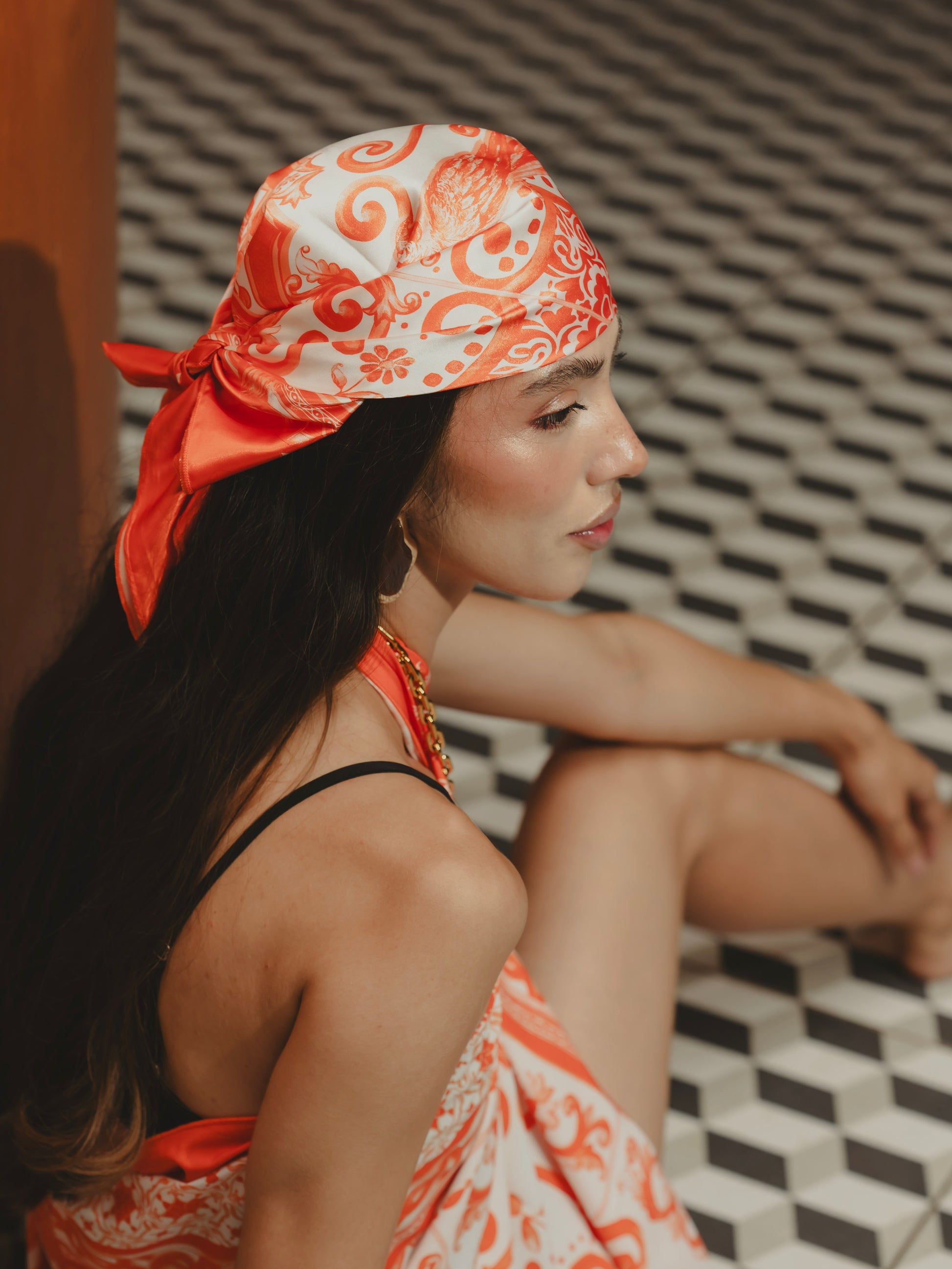 AZULEJOS NARANJA SCARF Flor Amazona Colombia