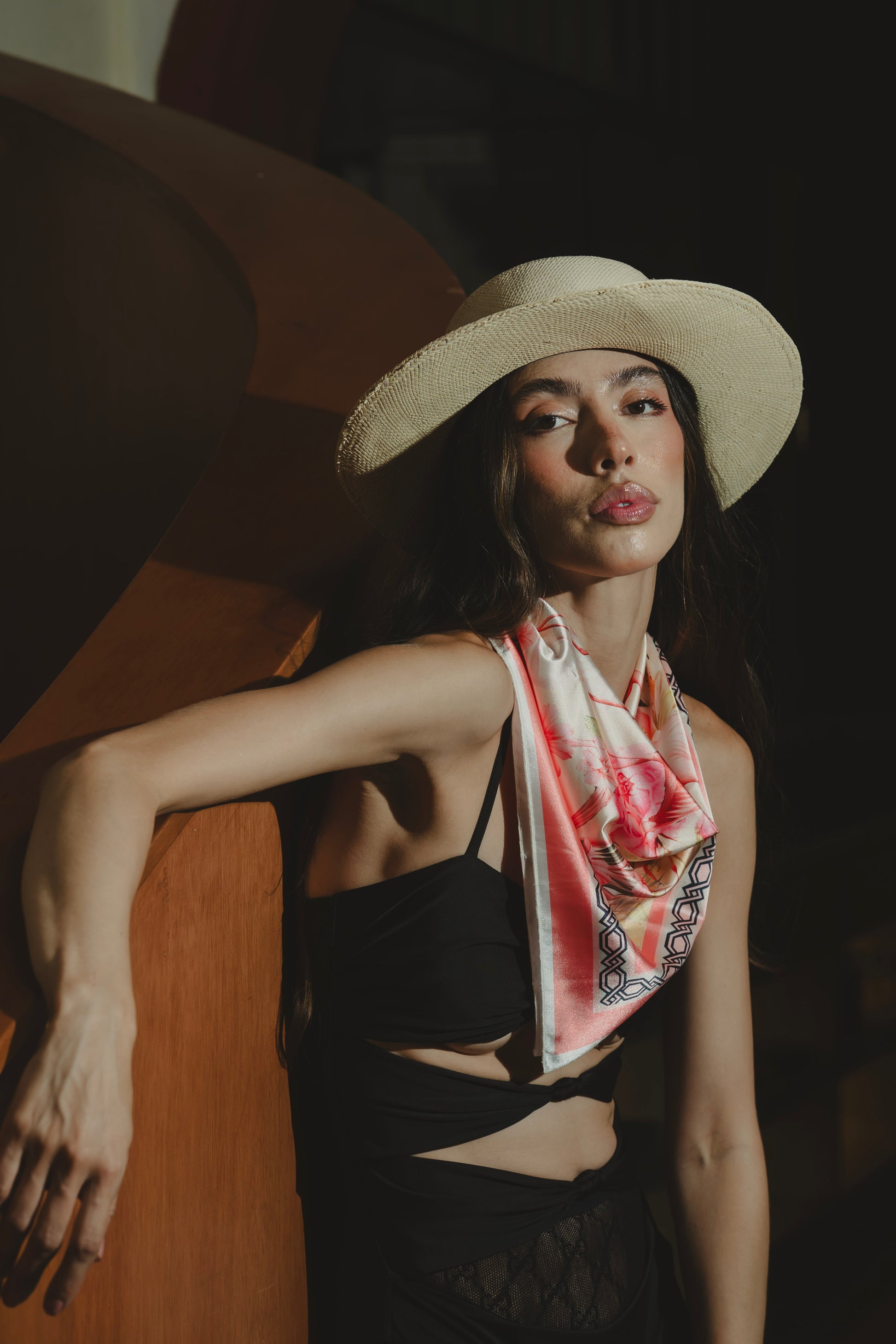 FLAMENCOS PINK SCARF Flor Amazona Colombia