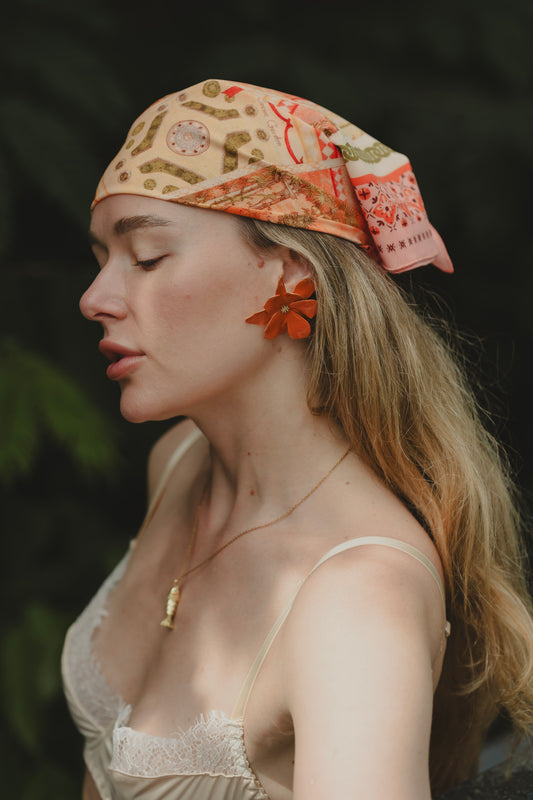 TANGARINE CATLEYA EARRINGS Flor Amazona Colombia