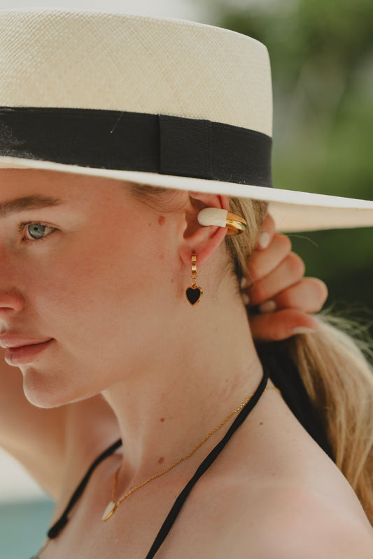 HEART BLACK EARRINGS Flor Amazona Colombia
