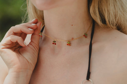 CHERRY NECKLACES Flor Amazona Colombia