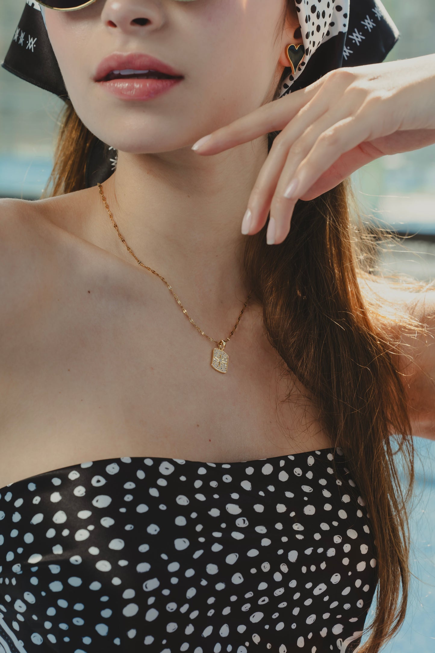 PAÑOLETA POLKA DOTS BLACK Flor Amazona Colombia