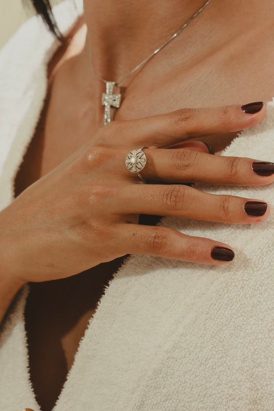 ANILLO FLOR VINTAGE DIAMANTES Flor Amazona Colombia