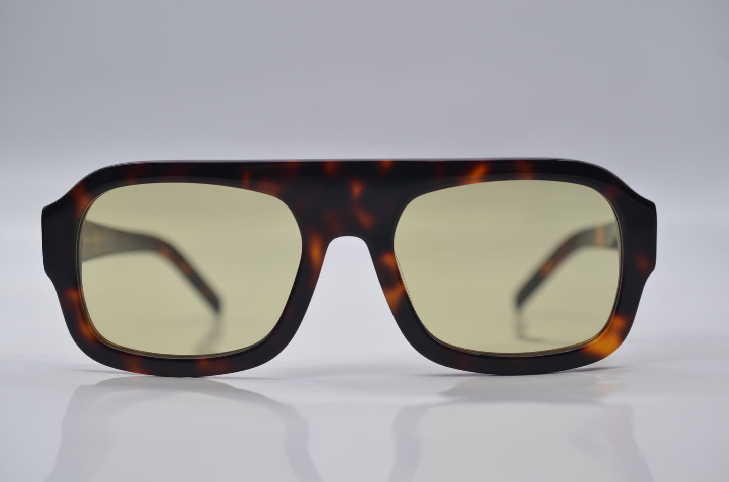 AKIRA SUNGLASSES Flor Amazona Colombia