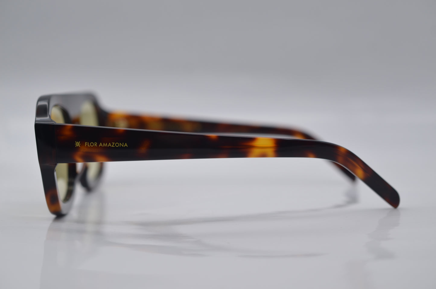 AKIRA SUNGLASSES Flor Amazona Colombia