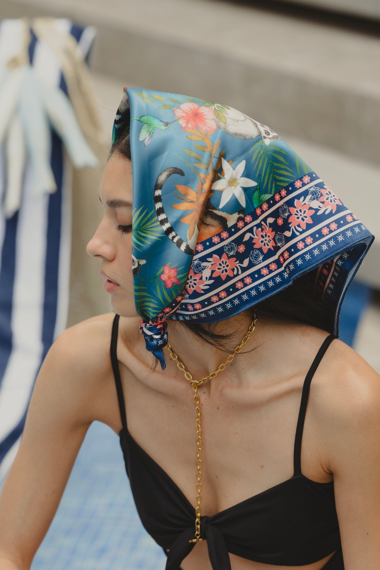 LEMUR OSCURO SCARF Flor Amazona Colombia