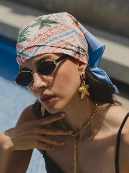 Pañoleta estampillas baby blue Flor Amazona Colombia