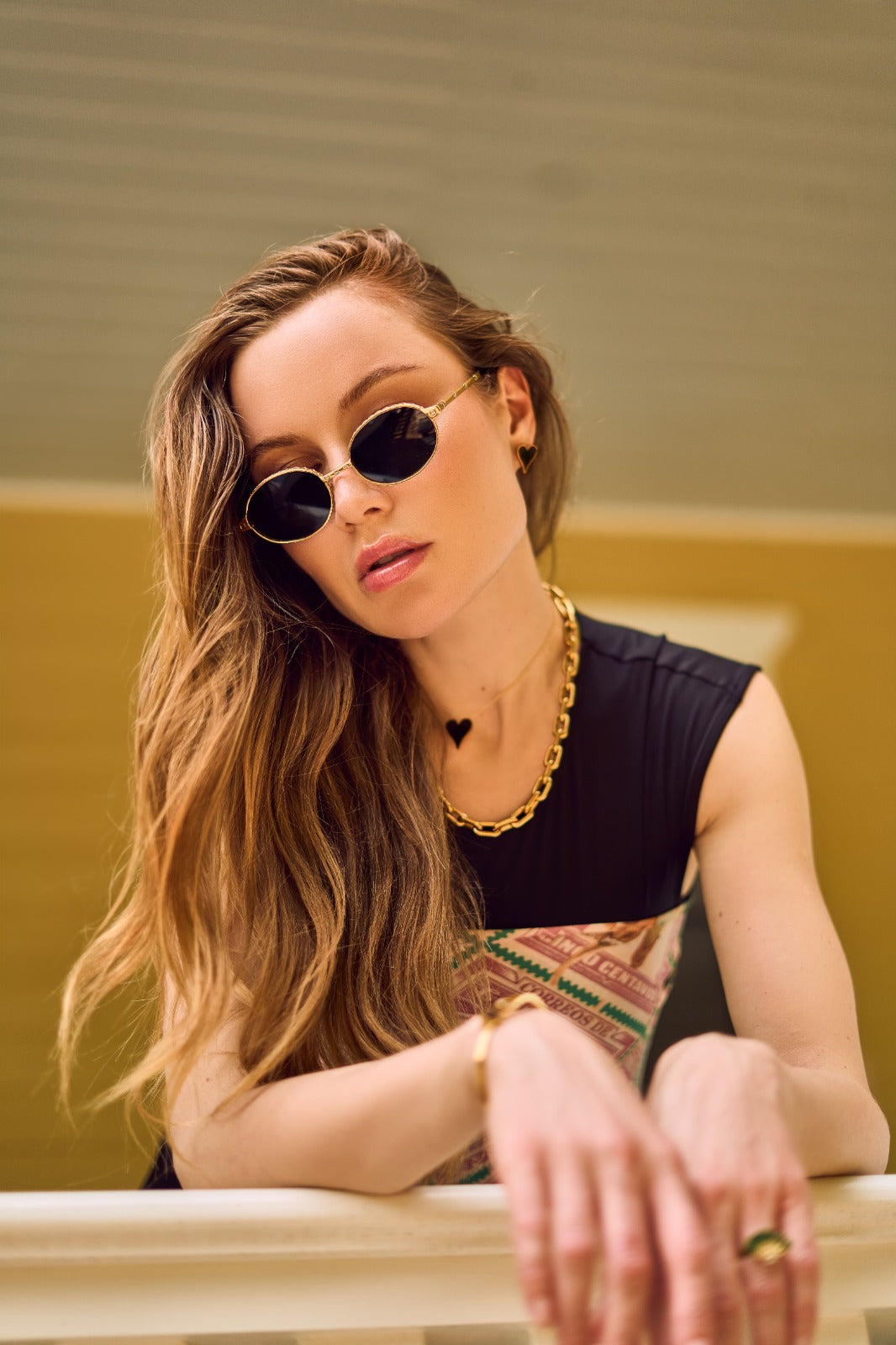 BLACK HEART EARRINGS