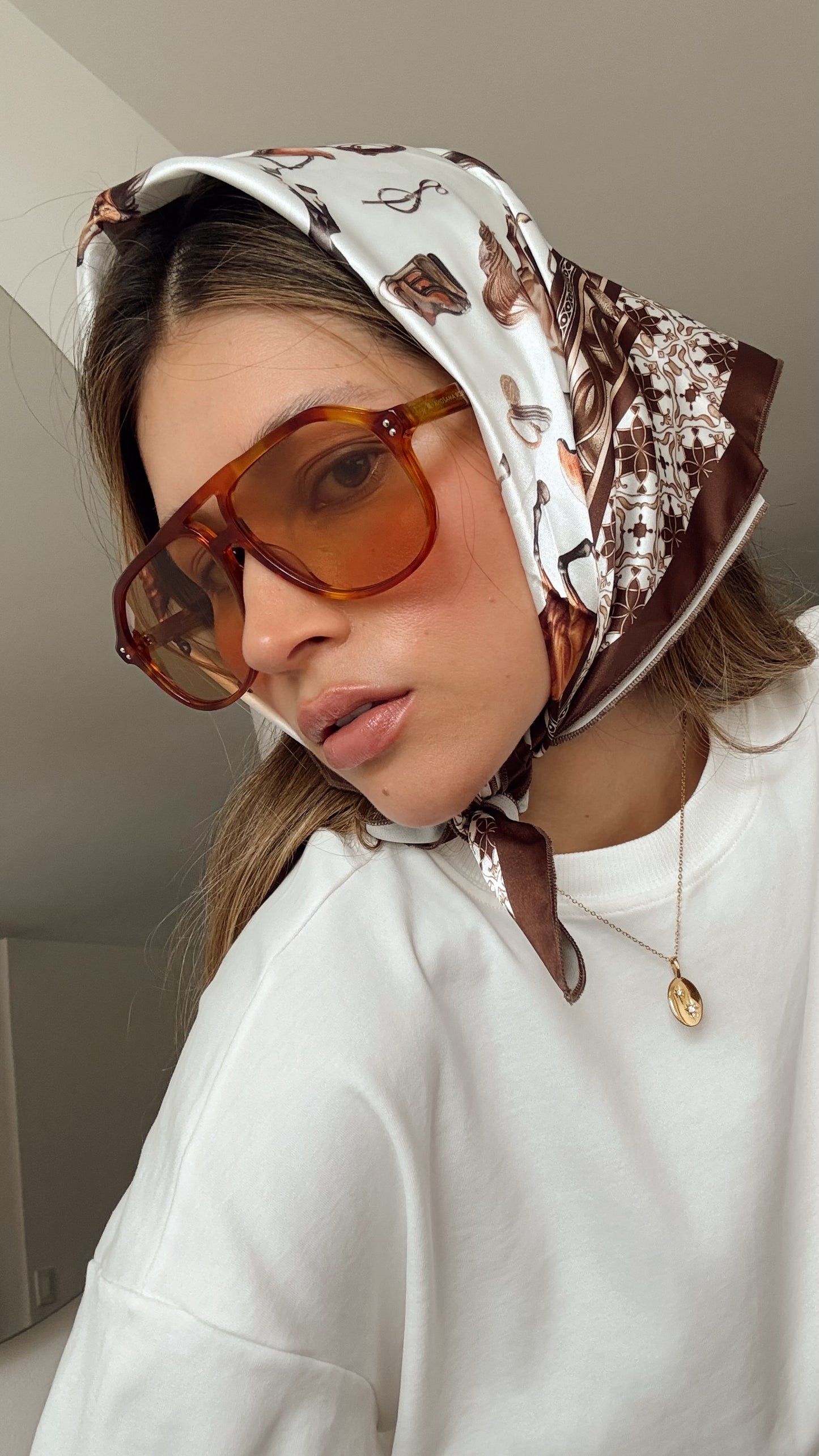 AKIRA CAREY CAMEL SUNGLASSES Flor Amazona Colombia