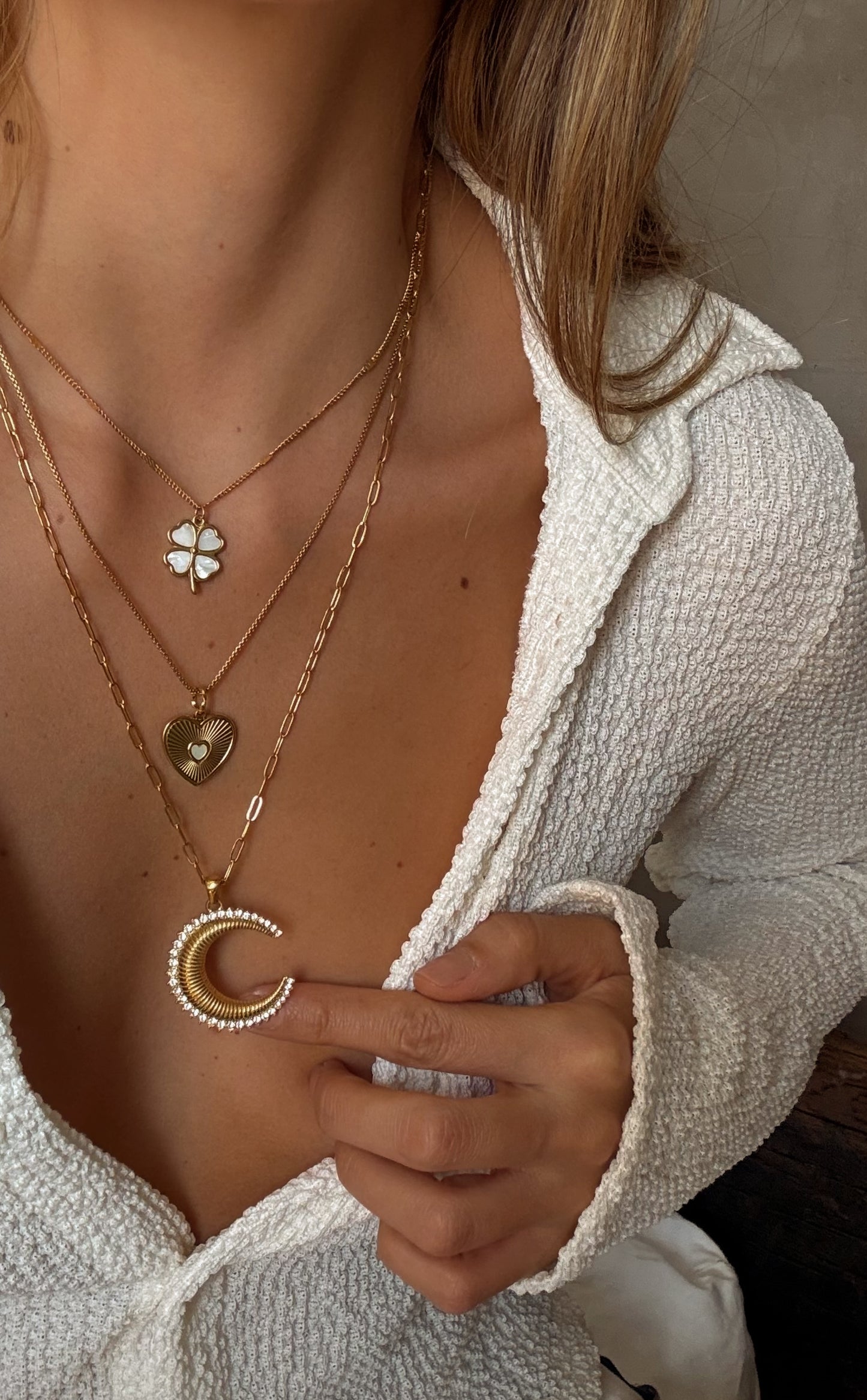 REINA DE CORAZONES NECKLACE Flor Amazona Colombia