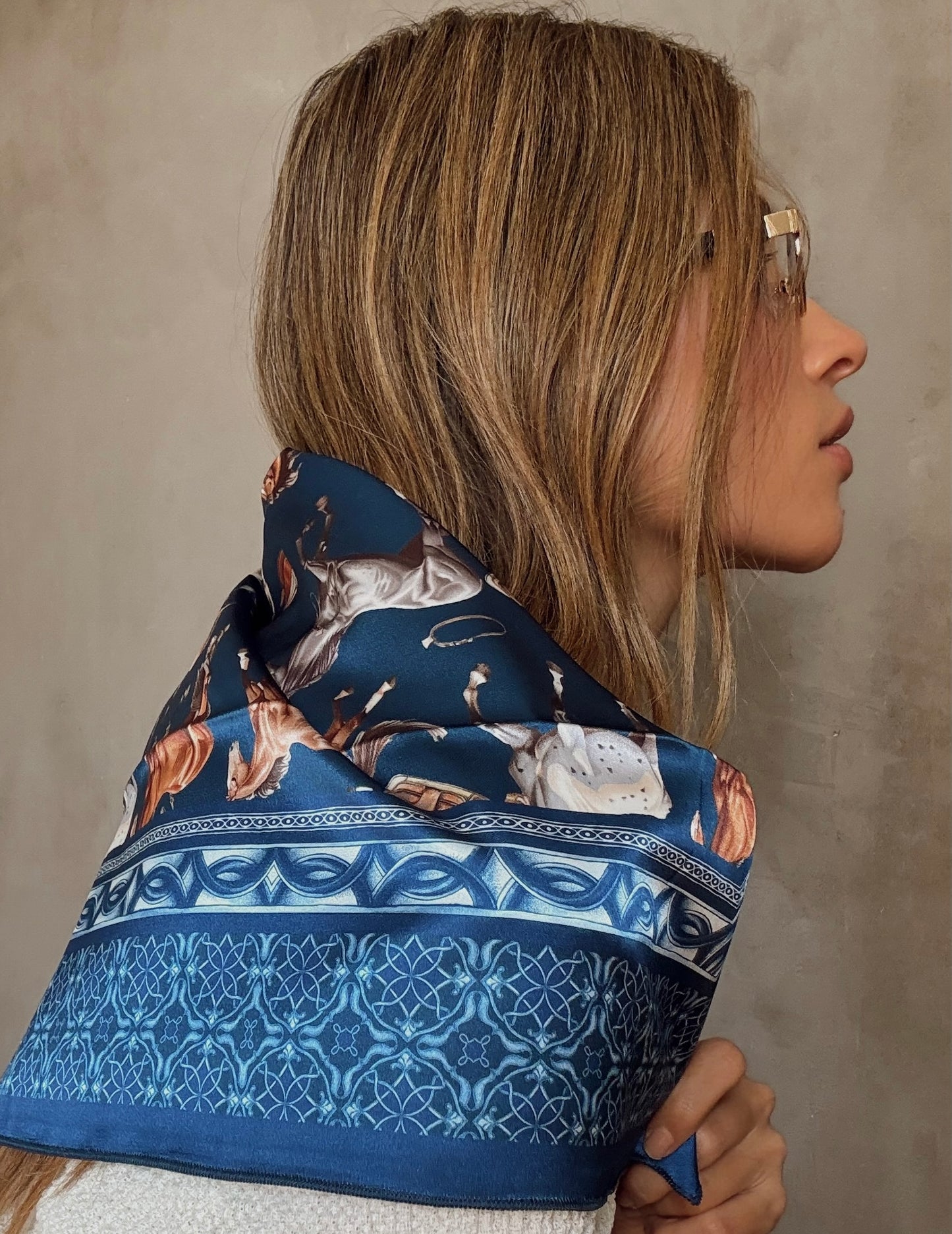 BLUE HORSES SCARF Flor Amazona Colombia