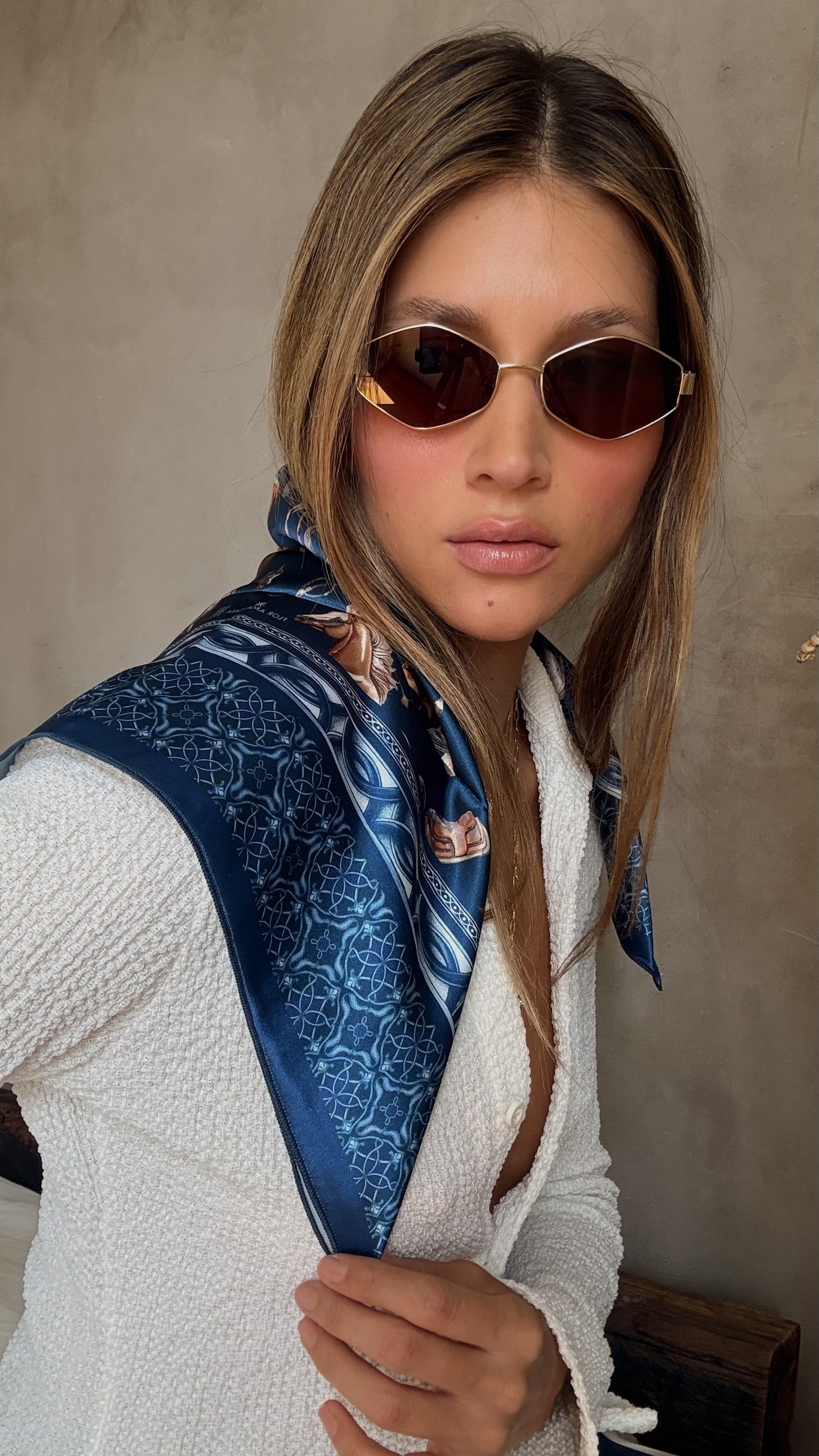 BLUE HORSES SCARF Flor Amazona Colombia