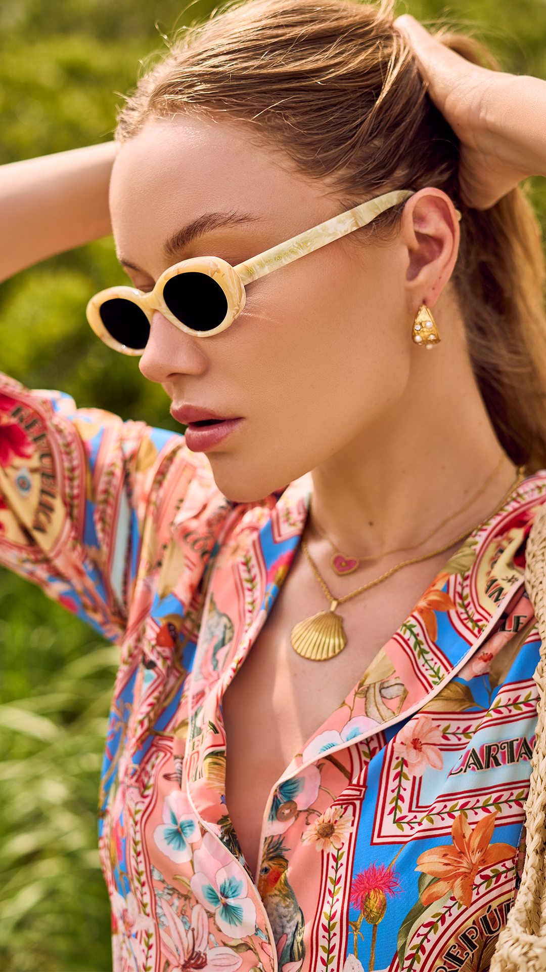 LOVE STAR PINK NECKLACE Flor Amazona Colombia